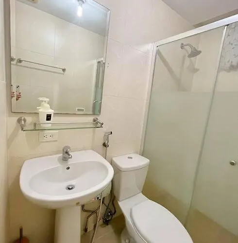 Avant At The Fort 2Br Bgc Cor Unit With Golf Course View شقة
