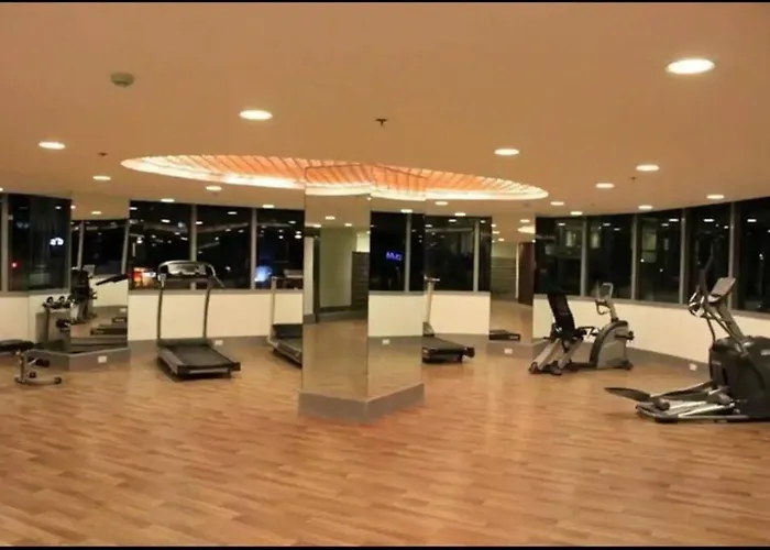Avant At The Fort 2Br Bgc Cor Unit With Golf Course View شقة *