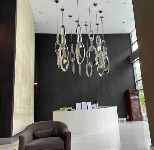 Avant At The Fort 2Br Bgc Cor Unit With Golf Course View *
